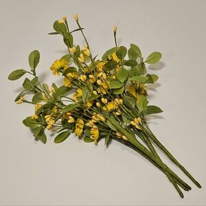 4 Stem Yellow Flower Bunch